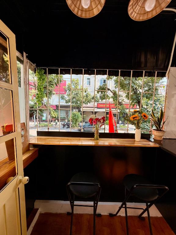 Balcony Streetview central home – Hanoi